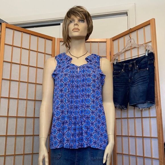 3/$20 Banana Republic Sleeveless Top w/ ruffles - Picture 2 of 7